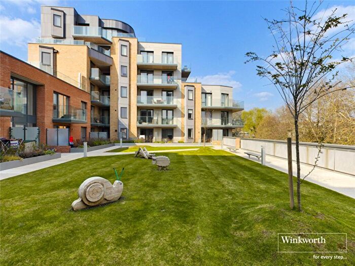 2 Bedroom Apartment For Sale In Riverside View, - Berkeley Avenue, Reading, Berkshire, RG1
