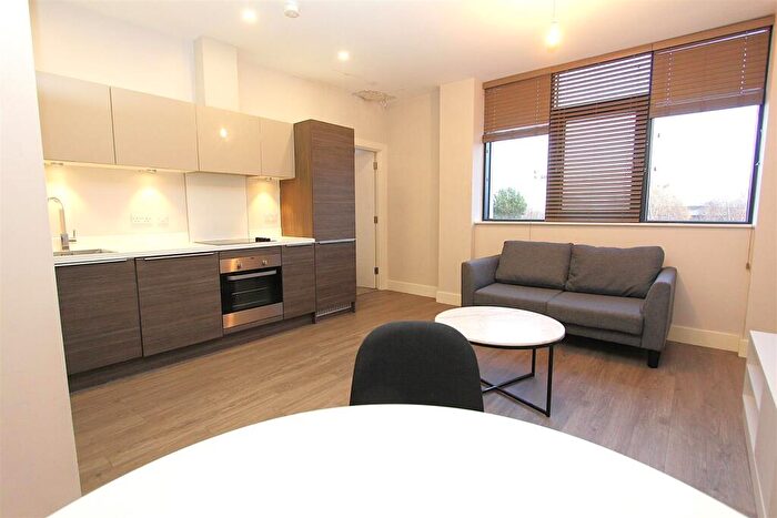 1 Bedroom Flat To Rent In Dawsons Square, Pudsey, LS28