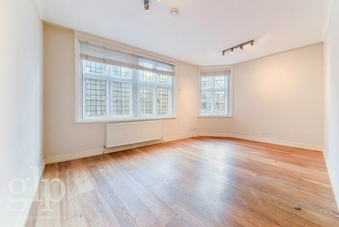 2 Bedroom Flat To Rent In Coventry Street, London, W1D