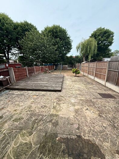2 Bedroom Semi-Detached House To Rent In Wednesbury, WS10
