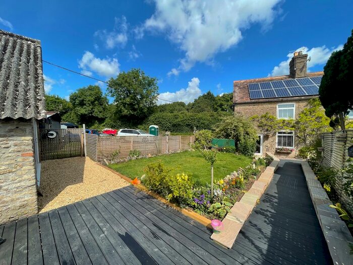 4 Bedroom End Of Terrace House For Sale In Lattiford Cottages, Holton, Wincanton, Somerset, BA9