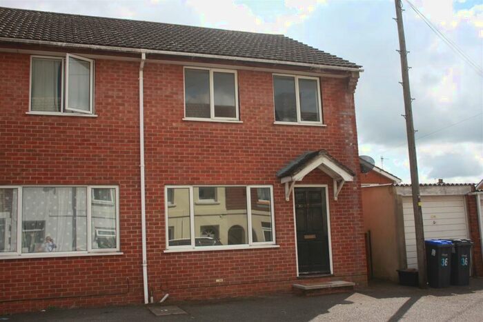 3 Bedroom Semi-Detached House To Rent In Longland, Salisbury, SP2