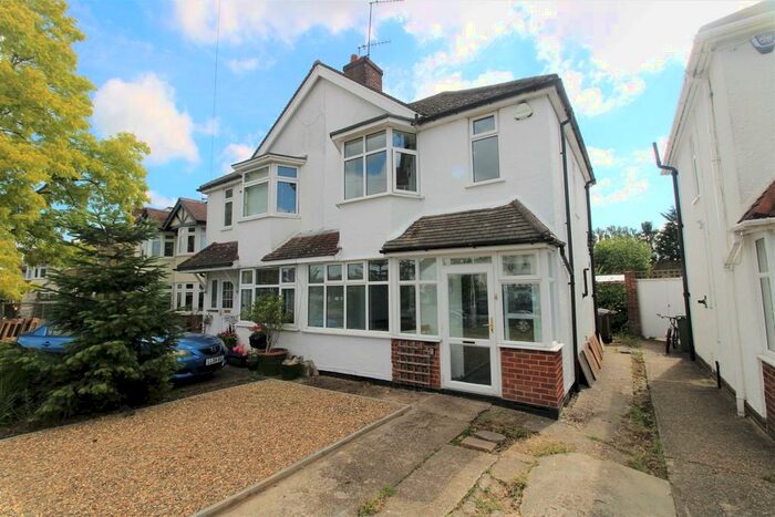 3 Bedroom Semi-Detached House To Rent In Auckland Road, Potters Bar, EN6