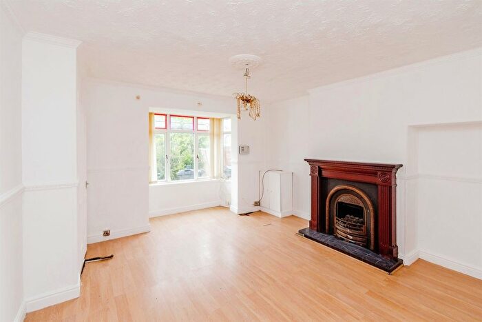 2 Bedroom End Of Terrace House For Sale In Bilston Lane, Willenhall, WV13