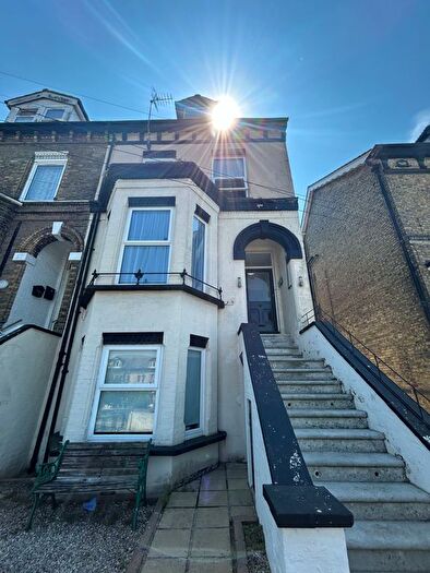 1 Bedroom Flat To Rent In Folkestone Road, Dover, CT17