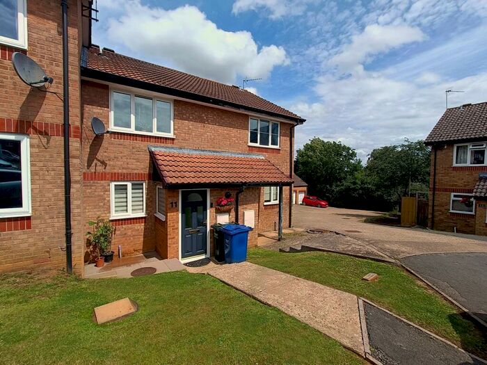 2 Bedroom Terraced House To Rent In Rosina Walk, Banbury, Oxfordshire, OX16