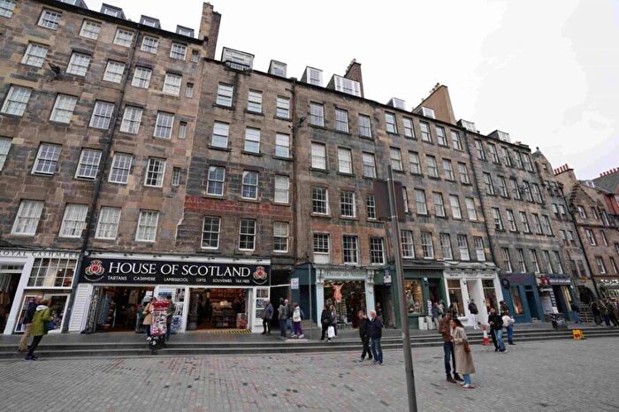 2 Bedroom Flat To Rent In James Court, Old Town, Edinburgh, EH1