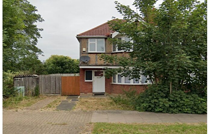 3 Bedroom Semi-Detached House To Rent In Malvern Avenue, South Harrow, Harrow, HA2