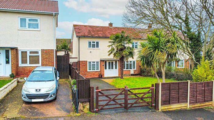 3 Bedroom Semi Detached House For Sale In Milton Road, Taunton, Somerset, TA1