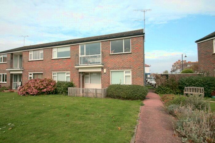 2 Bedroom Flat To Rent In Seaview Road, East Preston, Littlehampton, West Sussex, BN16
