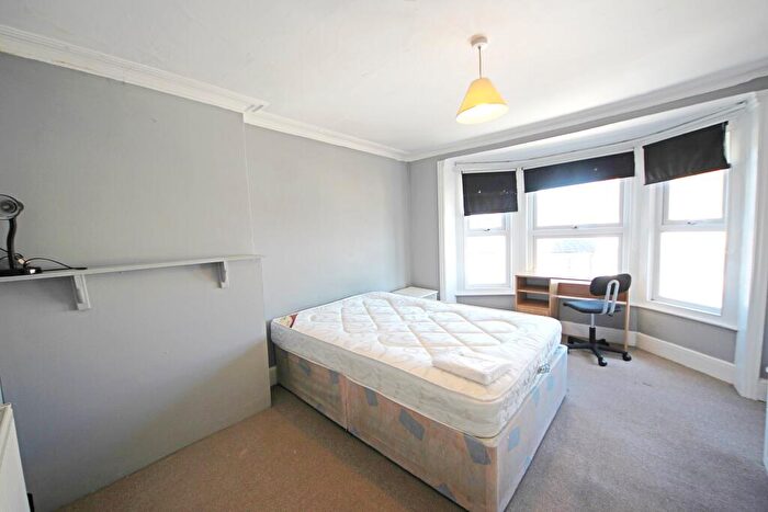 3 Bedroom Flat To Rent In Wimborne Road, Winton, Bournemouth, BH9