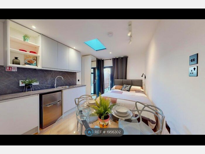 Studio To Rent In Court Way, London, W3