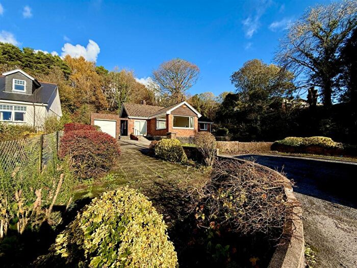 4 Bedroom Detached Bungalow For Sale In Kingsbury Place, Llwydcoed, Aberdare, CF44