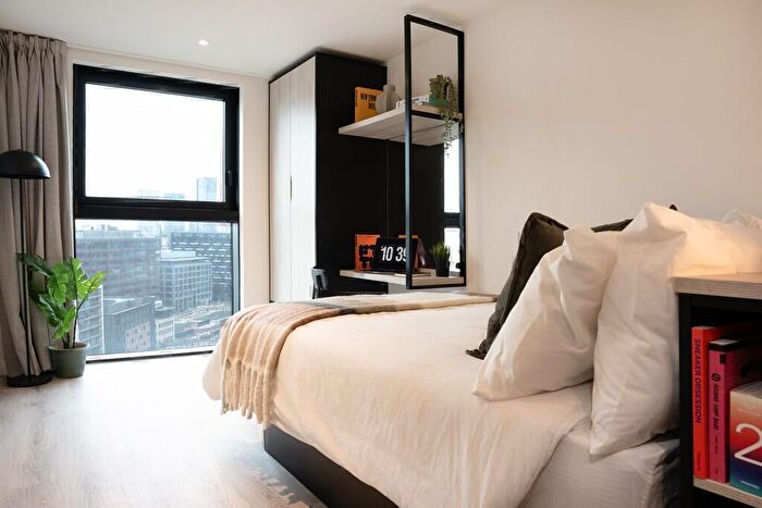 4 Bedroom Apartment To Rent In Union West Tower, Water Street, Manchester, Greater Manchester, M3