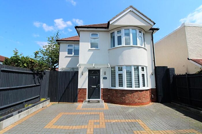 2 Bedroom Detached House To Rent In Kingswear Road, Ruislip, HA4
