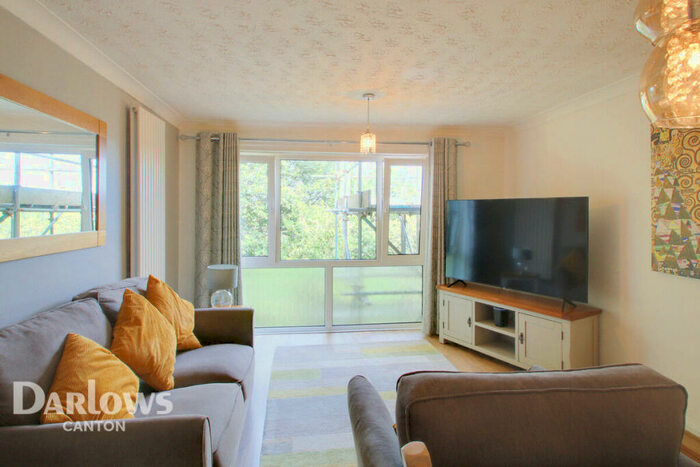 2 Bedroom Block Of Apartments For Sale In Harlech House, Cardiff, CF15