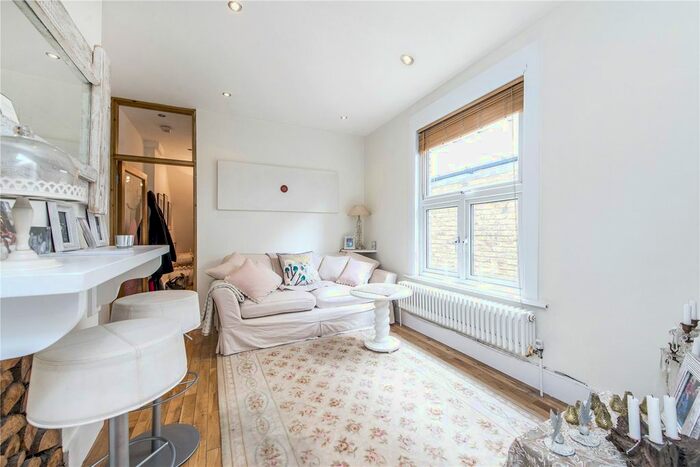 2 Bedroom Flat To Rent In Querrin Street, Fulham, SW6