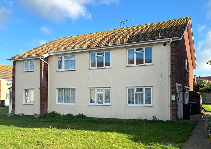 2 Bedroom Flat For Sale In Woodford Court, Birchington, CT7