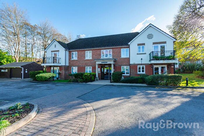 1 Bedroom Apartment For Sale In Llys Pegasus, Ty Glas Road, Llanishen, Cardiff, CF14