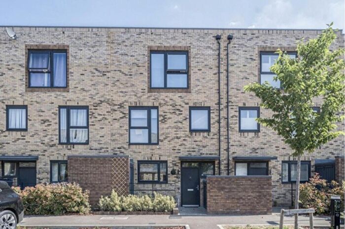 3 Bedroom Terraced House For Sale In Adit Road, Erith, DA8