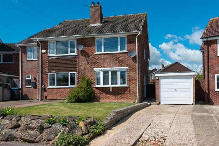 2 Bedroom Semi Detached House For Sale In Willow Waye, Eythorne, CT15