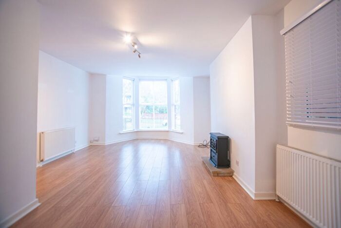 1 Bedroom Flat To Rent In Westbourne Avenue, Princes Avenue, Hull, HU5