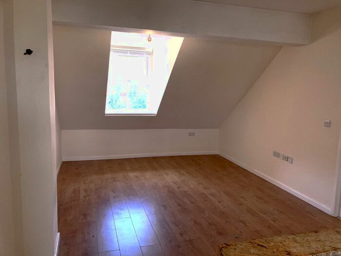 2 Bedroom Flat To Rent In Daniel Hill Mews, Sheffield, S6