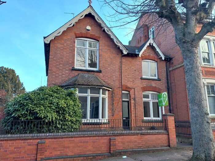 4 Bedroom Semi-Detached House To Rent In St. James Road, Leicester, LE2