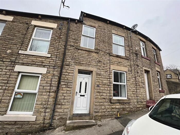 2 Bedroom Terraced House To Rent In St. Marys Road, Glossop, SK13