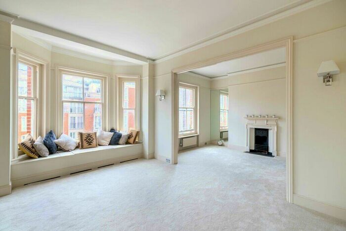 2 Bedroom Flat To Rent In Hereford House, Chelsea, SW10