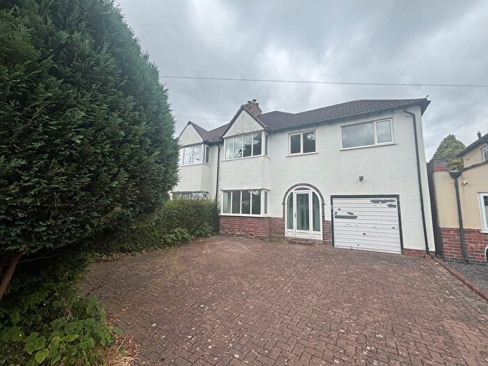 3 Bedroom Semi-Detached House To Rent In Walmley Road, Sutton Coldfield, B76