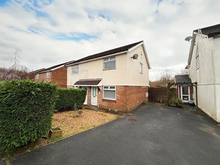 2 Bedroom Semi-Detached House For Sale In Clos Plas Isaf, Llangennech, Llanelli, SA14