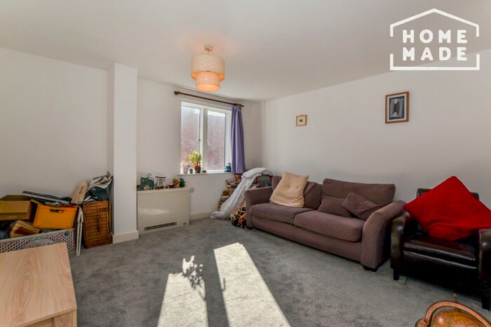 1 Bedroom Flat To Rent In Bannister House, Headstone Drive, HA3