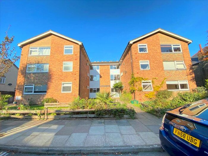 2 Bedroom Flat To Rent In Hollywood Court, Inglis Road, A Inglis Road, Ealing, W5