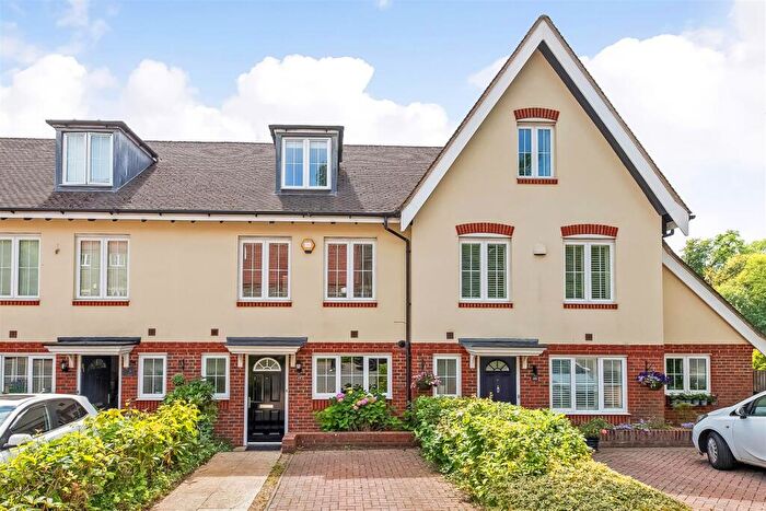 3 Bedroom Terraced House For Sale In Park View, Caterham, CR3
