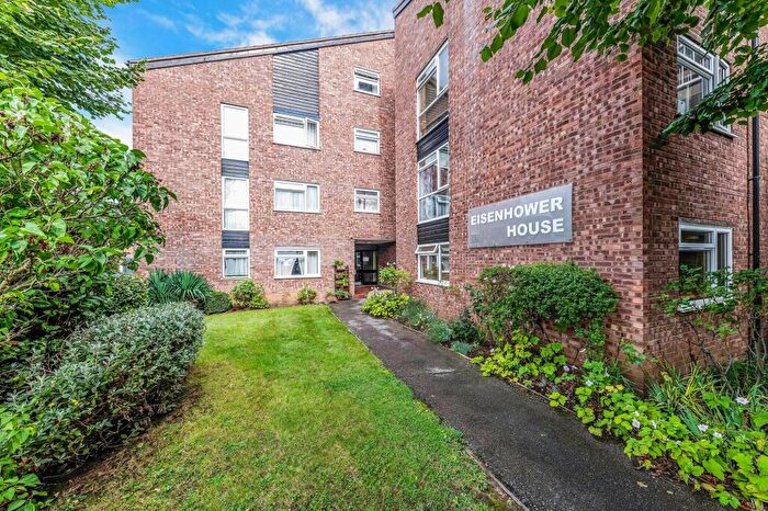2 Bedroom Flat To Rent In Vicarage Road, Eisenhower House, KT1