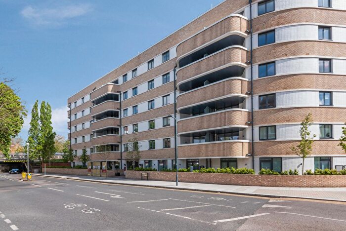 2 Bedroom Flat To Rent In Clifton Mansions, Park Avenue, NW2