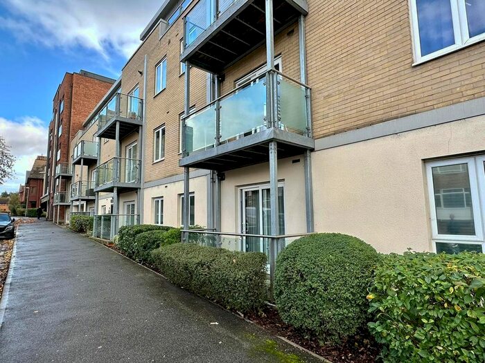 1 Bedroom Flat To Rent In St. James's Road, Brentwood, CM14