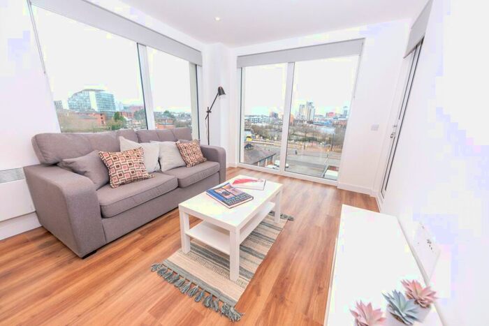 2 Bedroom Flat To Rent In The Gateway, Trafford Road, Salford, M5
