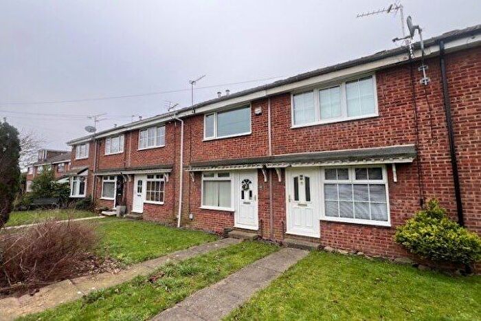 2 Bedroom Town House To Rent In Fleming Way, Rotherham, S66