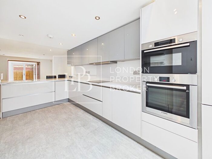 4 Bedroom Terraced House To Rent In Telegraph Place, London, E14