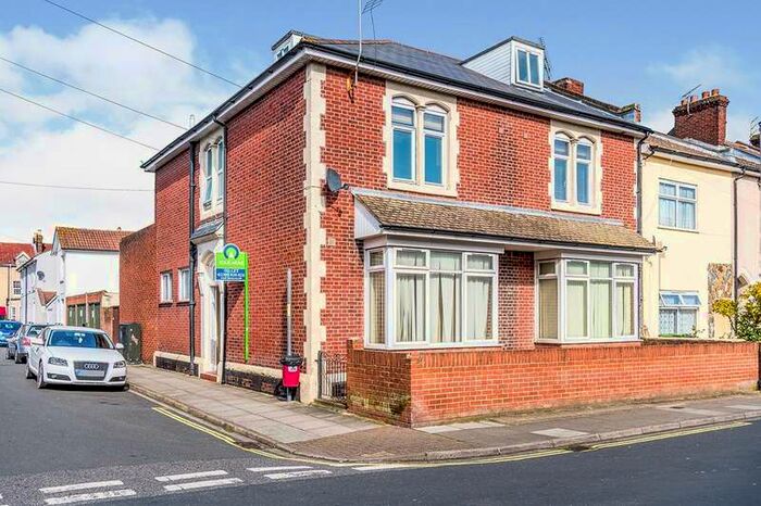 1 Bedroom Apartment To Rent In Queens Road, Portsmouth, PO2