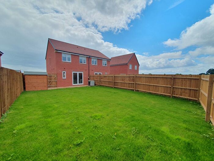 3 Bedroom Semi-Detached House To Rent In Thomas Blakemore Way, Telford, TF2