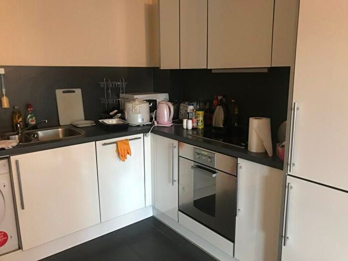 1 Bedroom Flat For Sale In Centenary Plaza, Holliday Street, Birmigham, B1
