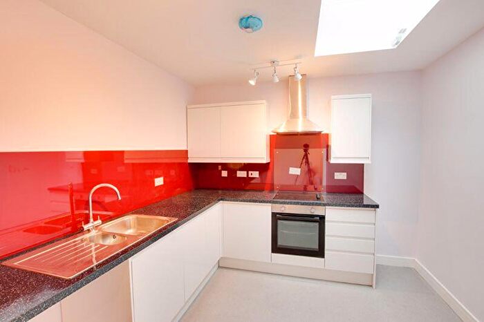 2 Bedroom Flat To Rent In Castle Street, Trowbridge, BA14