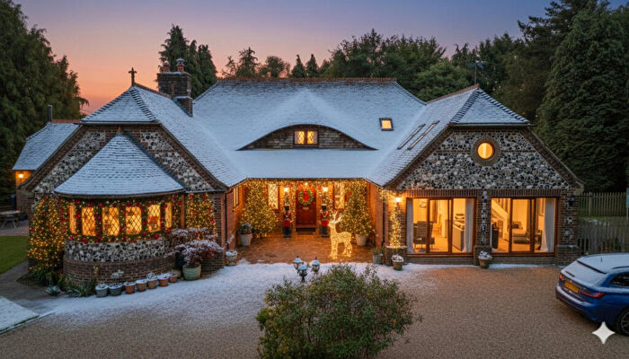 7 Bedroom Country House For Sale In Downhouse Road, Waterlooville, PO8