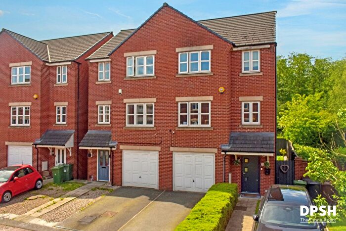 4 Bedroom Semi Detached House To Rent In Bronte Close, East Ardsley, Wakefield, WF3