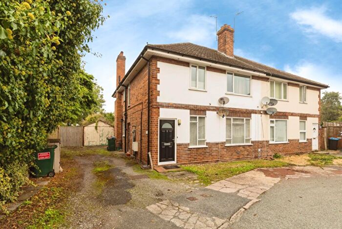2 Bedroom Flat For Sale In Redland Close, Chester, Cheshire, CH4