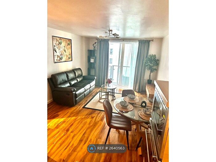 1 Bedroom Flat To Rent In Hornbeam Way, Manchester, M4