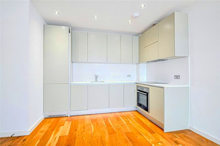 1 Bedroom Flat To Rent In Dolphin House, Windmill Road, Sunbury-On-Thames, TW16